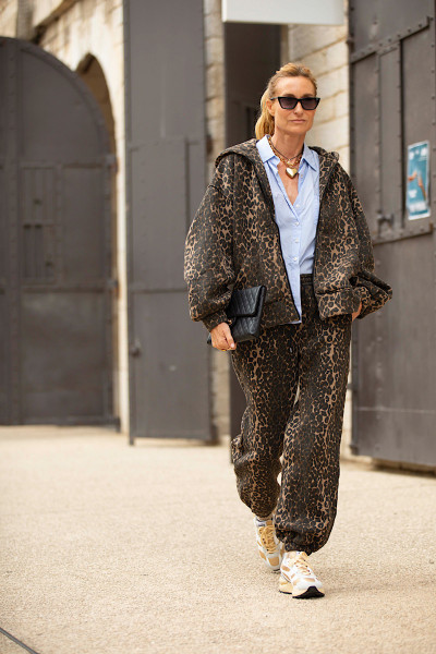 Souvenir - Jogging Leopard