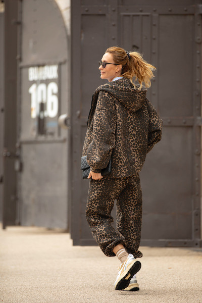 Souvenir - Jogging Leopard