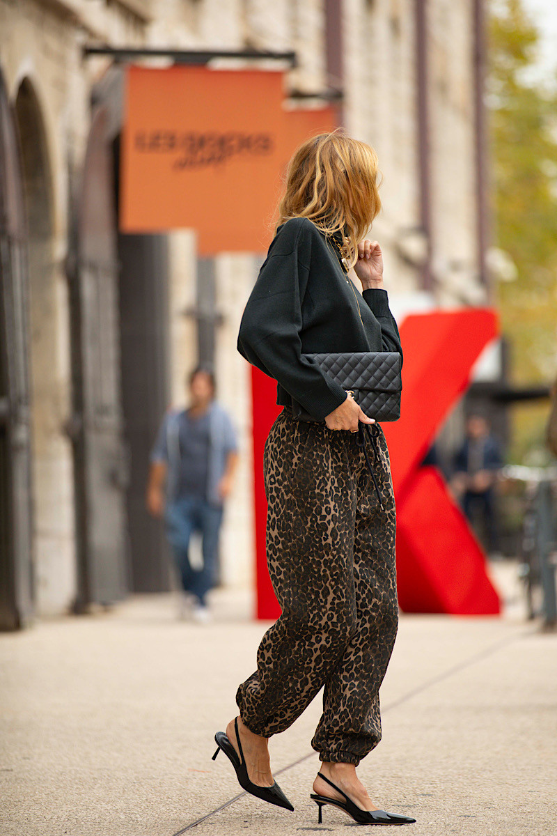 Souvenir - Jogging Leopard