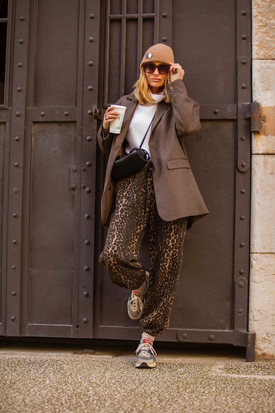 Souvenir - Jogging Leopard