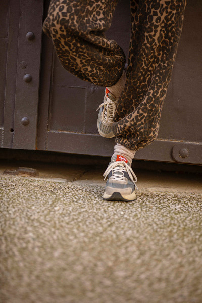 Souvenir - Jogging Leopard