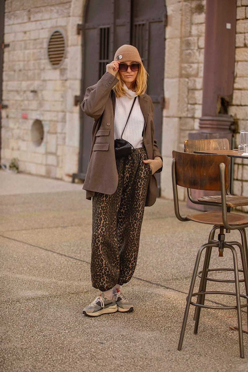 Souvenir - Jogging Leopard