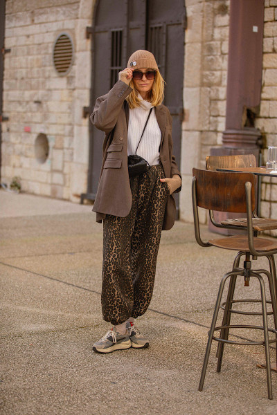 Souvenir - Jogging Leopard