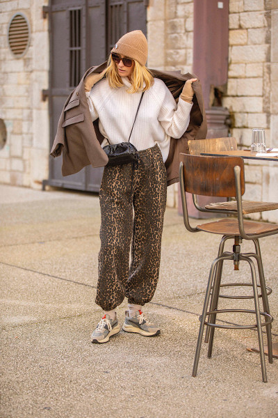 Souvenir - Jogging Leopard