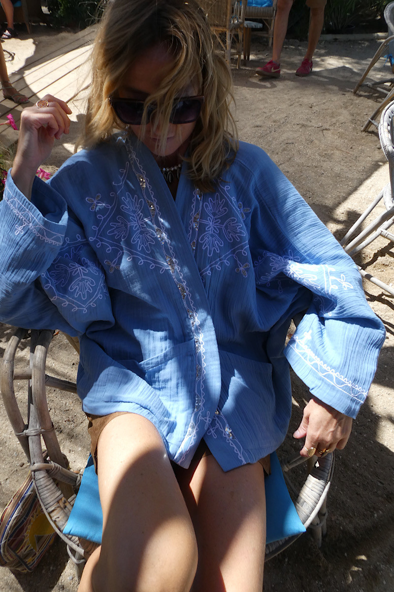 Madone - Kimono Brodé Bleu