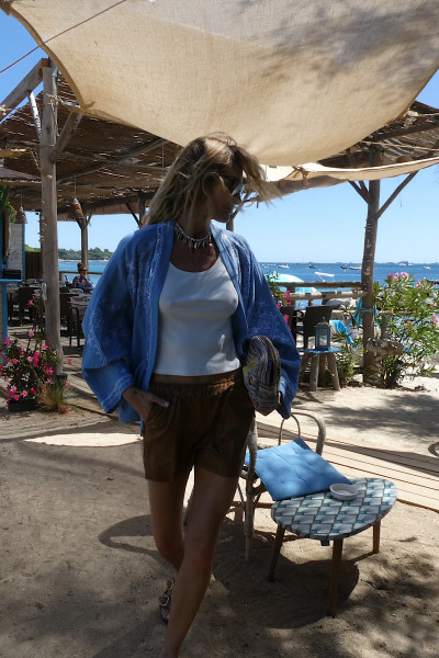 Madone - Kimono Brodé Bleu