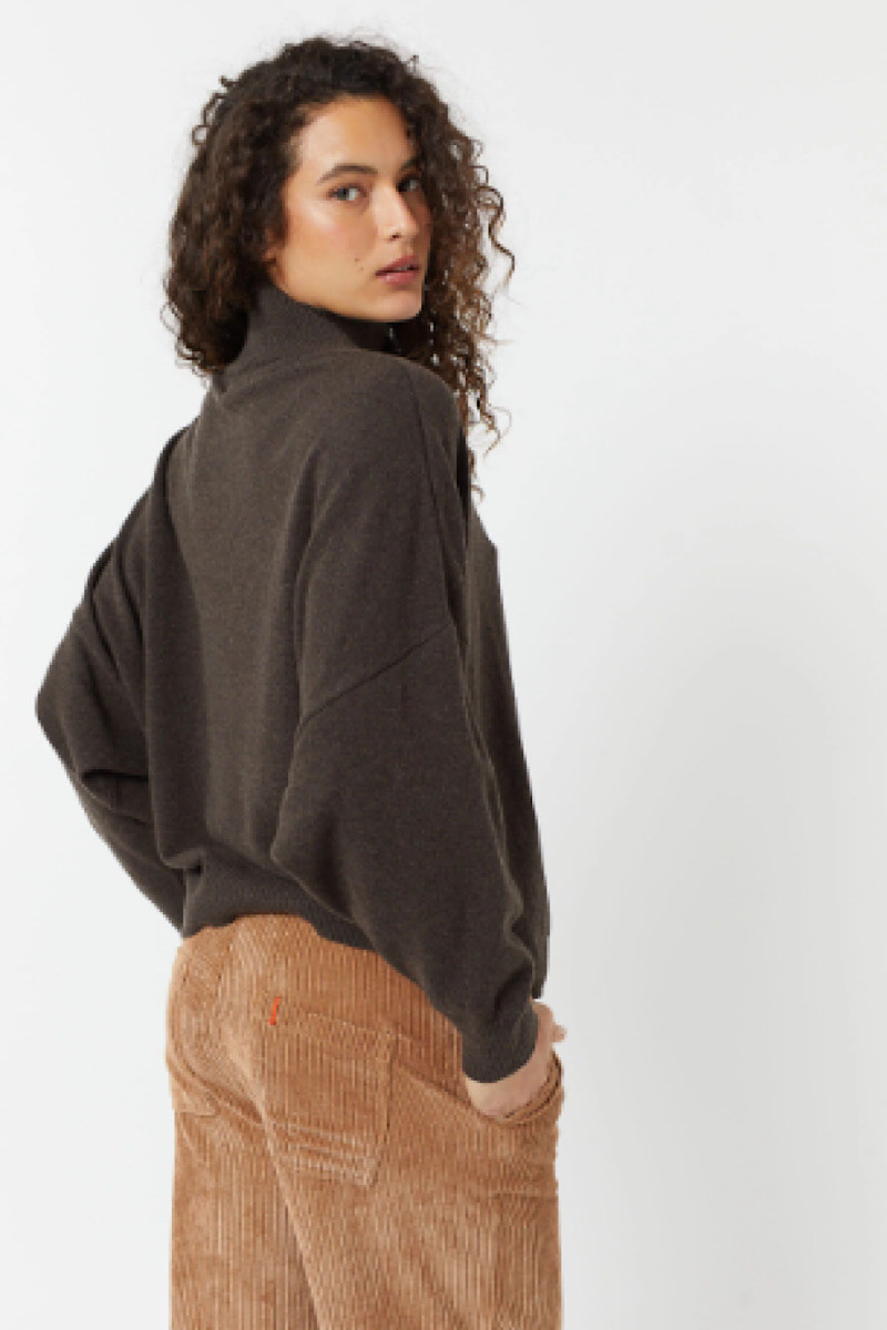 Maevy Mouvement Libre - Pull Terre Ours