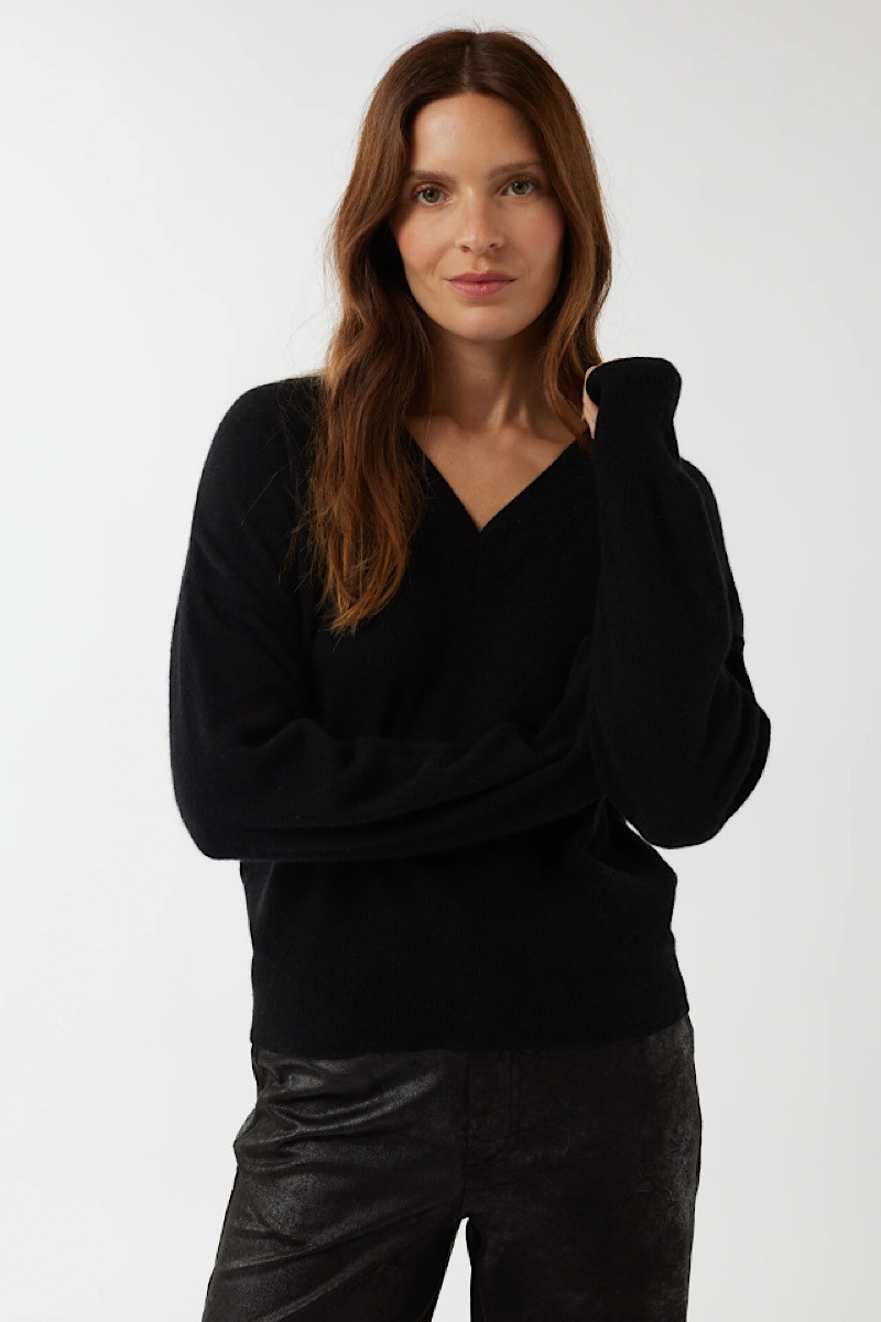 Maevy Mouvement Libre - Pull Loup Col V Noir